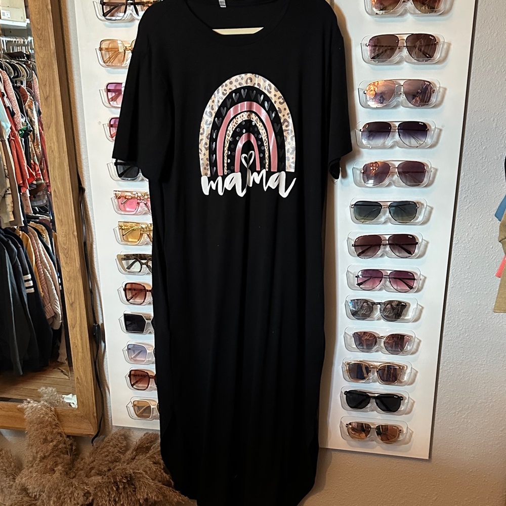 Black 'Mama' Graphic T-Shirt Dress